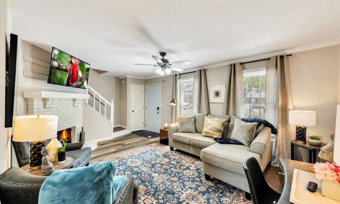 Marietta House | ATH-Marietta/Smyrna- 3BR- Pet Friendly (271timber)