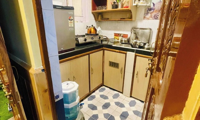 Shimla Bed & Breakfast | “Atithi Devo Bhav:”A room in BnB near Mall Road