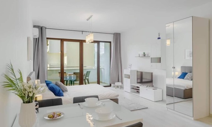 Bucharest Apartment | Atlas Unirii Upscale Flat in Bucharest