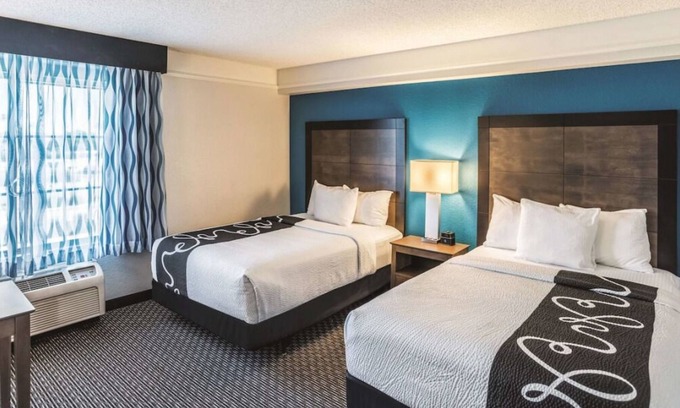 Ahwatukee Foothills House | Attractions Nearby! 3 Convenient Units, Pet-Friendly, Free Breakfast, Pool