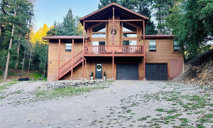 Bear Park Cabin | ATVParking - 36mi to White Sands - Wildlife - In Village