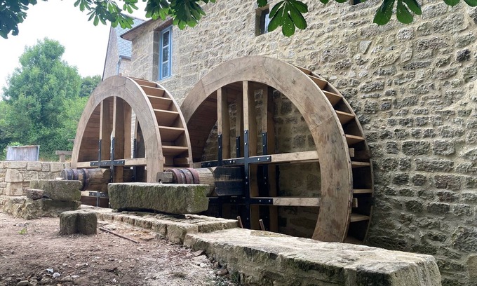 Negreville House | Atypical: Miller's house of a completely renovated 12th century water mill