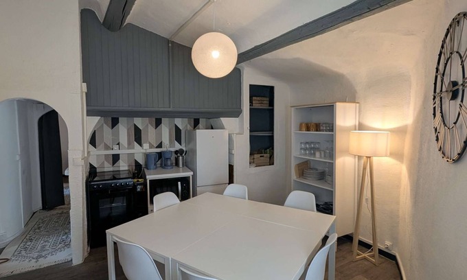 Allauch Apartment | Atypical T3 in the heart of the village