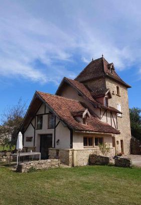 Villeneuve d'Aveyron House | Atypique maison de charme