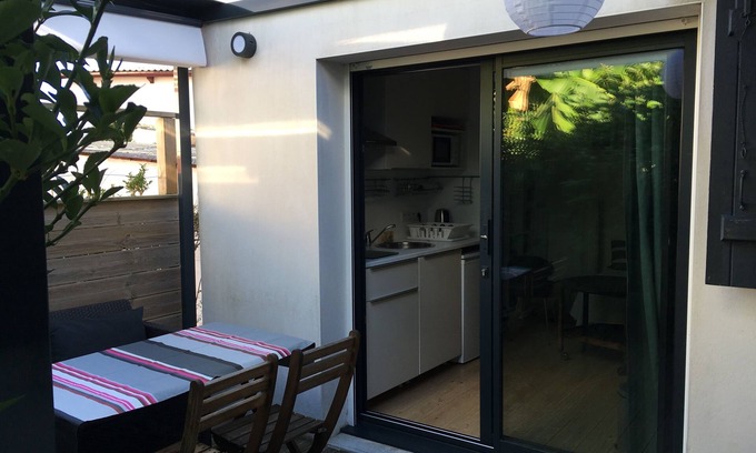 Biarritz Apartment | Au Calme Dans Biarritz, Charmant T1 Avec Terrasse et Jardin