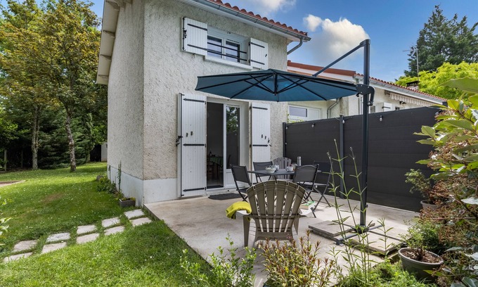 Vanxains House | Au Chant des Cigales – Haven of Peace with Large Garden in Périgord Vert