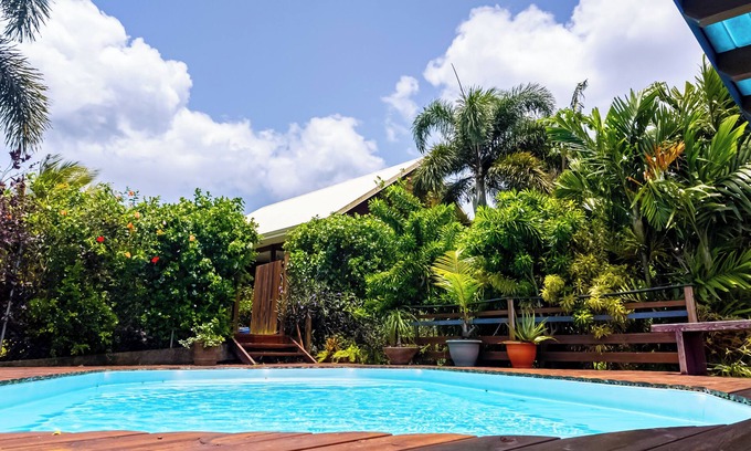 Sainte-Rose House | Au Jardin Déole - Villa Bois Avec Piscine