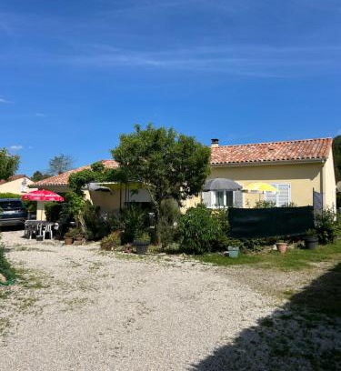 Montignac House | Au pied de Lascaux