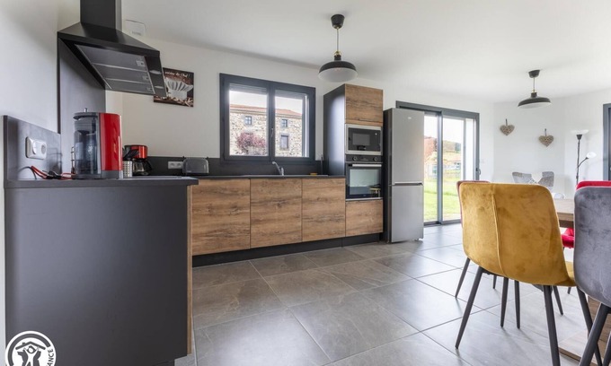 Montaigut-le-Blanc House | Au Plaisir des Bois - Montaigut LE Blanc