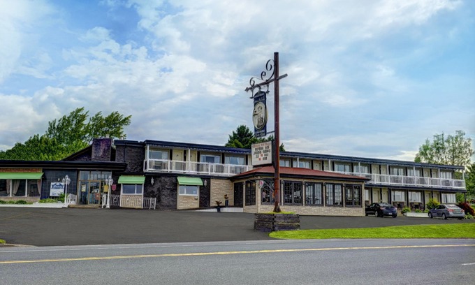 Lac-Etchemin Hotel | Auberge Happy Logis
