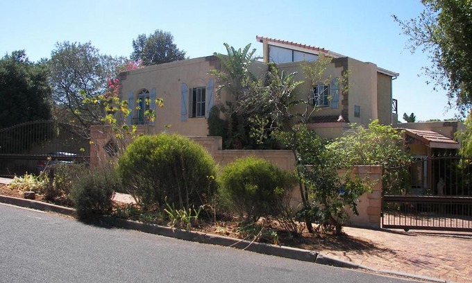 Trawal House | Aurora Guest Units