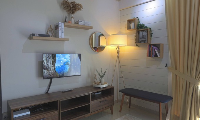 Shah Alam Apartment | Aurora Staycation Shah Alam @I-City - Wi-Fi + Netflix, Gym & Infinity Pool