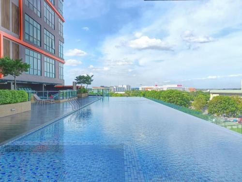 Taman Mount Austin Apartment | Austin 18, Friendly Sky by Antlerzone