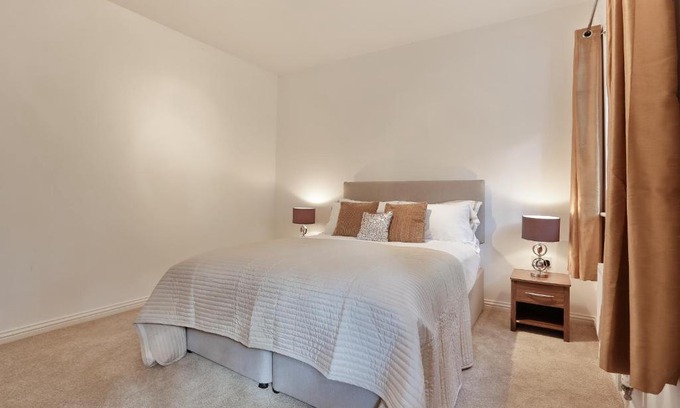 Canning Town South Apartment | Austin David Canning Town Apartment