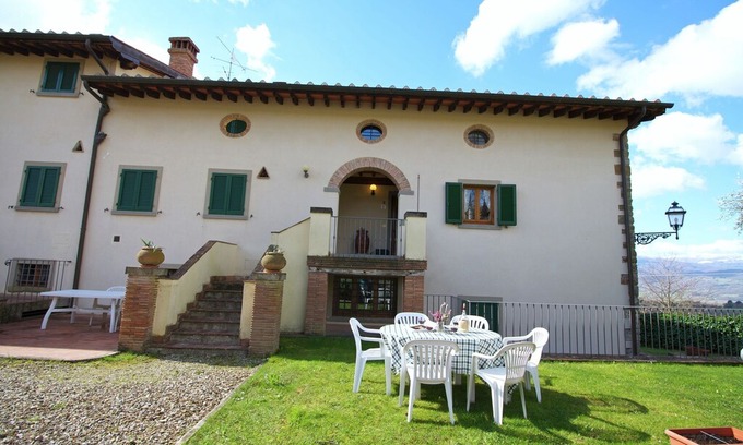 Poppi Apartment | Authentic farmhouse with pool, jacuzzi, playground, garden