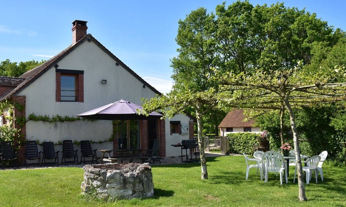 Oussoy-en-Gatinais House | Authentic holiday home in Oussoy-en-Gâtinais