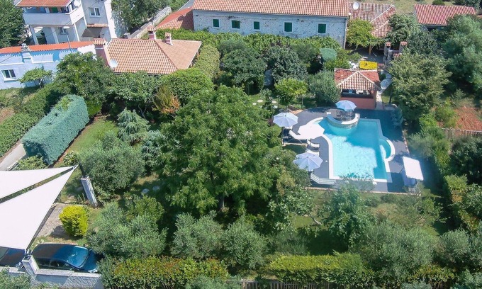 Valdebek Apartment | Authentic Istrian House - Apartment with saltwater pool- 15 min from Kamenjak