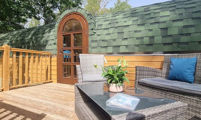 Mornand-en-Forez Cottage | Authentic Stay in Wine Barrel with Pets Allowed