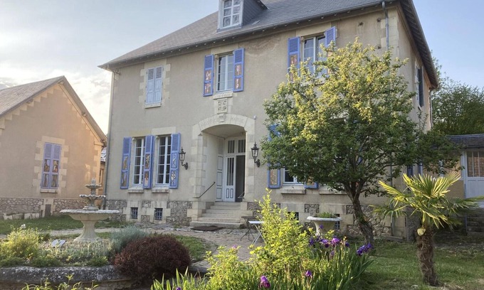 Sanssat Apartment | Authentic villa with private garden in Auvergne