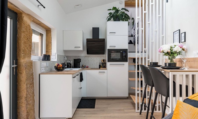 Pierre-Benite Apartment | Aux Pierres Dorées - 12mn Lyon