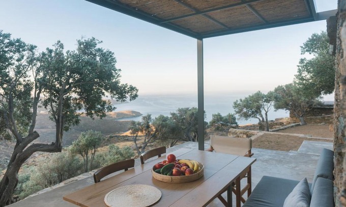 Exomvourgo House | Avdos' olive house - land tales