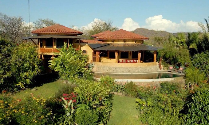 Rio Seco House | ★Avellanas beach Luxury w/king beds + ocean views