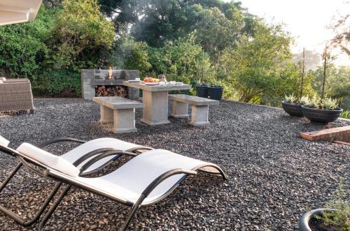 Stellenbosch Apartment | Avemore Hidden Haven - wood fired hot tub and full Backup power