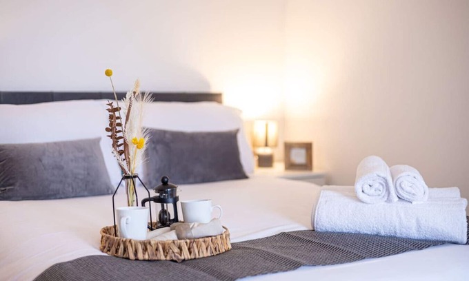 West Finchley Apartment | Avenir Court Flat 5 (Finchley)