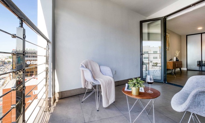 Zona Rio Apartment | Awesome 2BR Apt w/Balcony | Gym+Lounge+Cinema