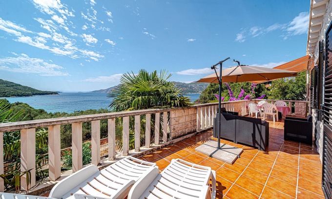 Cove Tri Zala (Zrnovo) Apartment | Awesome apartment in Zrnovo, Korcula