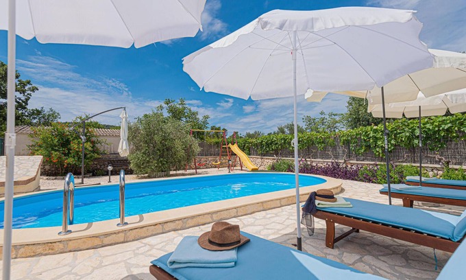 Sibenik Apartment | Awesome apartment in Dubrava with WiFi