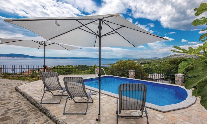Klenovica Apartment | Awesome apartment in Klenovica