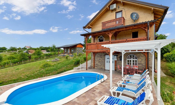 Sveti Ivan Zelina House | Awesome home in Donja Zelina with WiFi