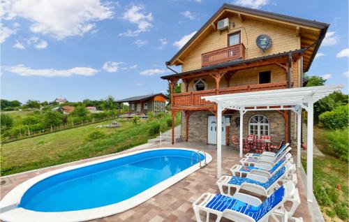 Sveti Ivan Zelina House | Awesome Home In Donja Zelina With Wifi