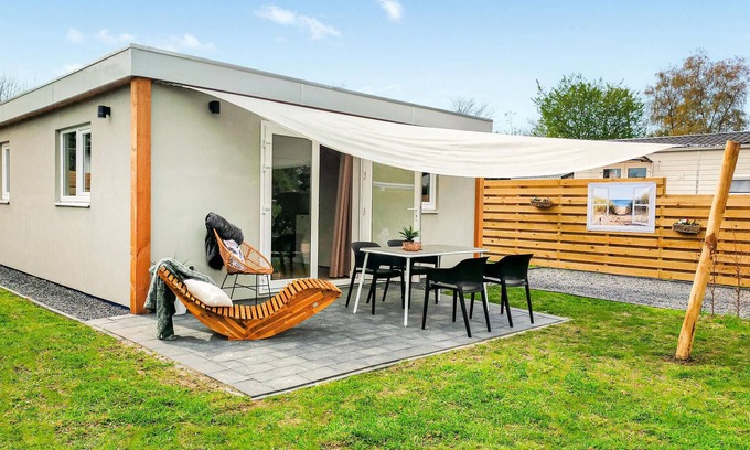 Heinkenszand House | Awesome home in Heinkenszand with WiFi