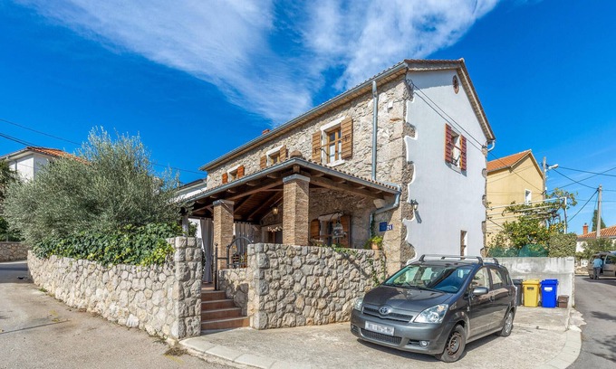 Cizici House | Awesome home in Malinska with WiFi