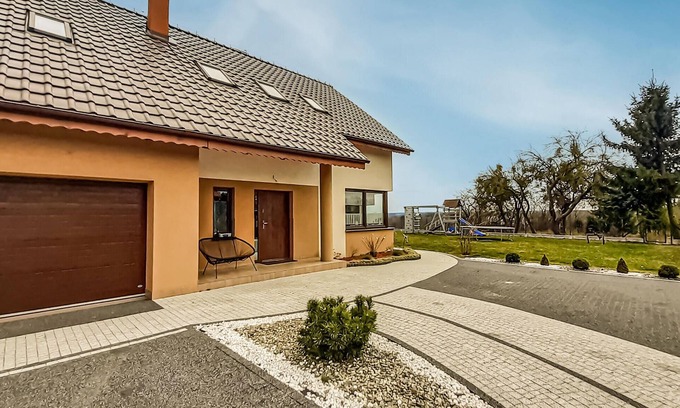 Mragowo House | Awesome home in Mragowo with lake view