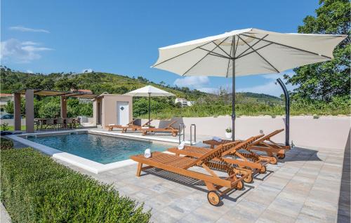 Tugare House | Awesome Home In Tugare With Kitchen