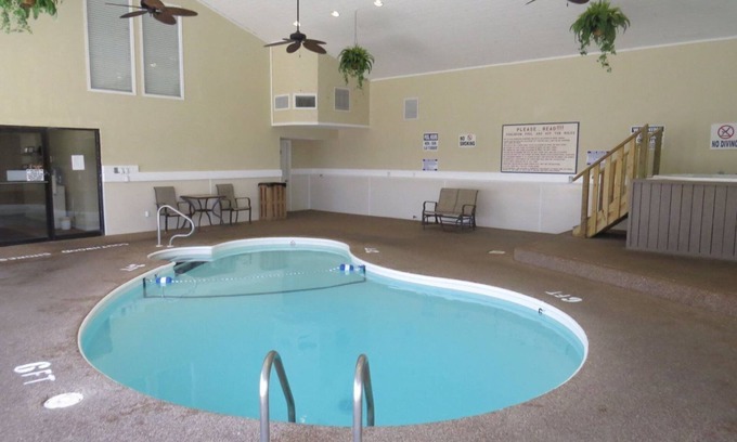 Village of Four Seasons Condo | Awesome 2 Bedroom 2 Bath Southwood Shores Condo Great Location