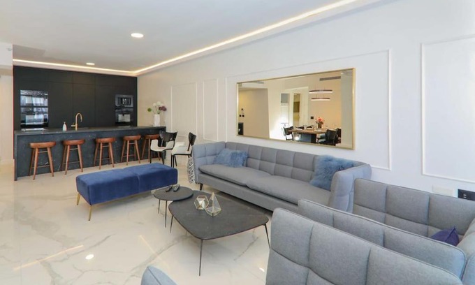 Jerusalem City Centre Apartment | Awesome view, 3bdm Haneviim Court