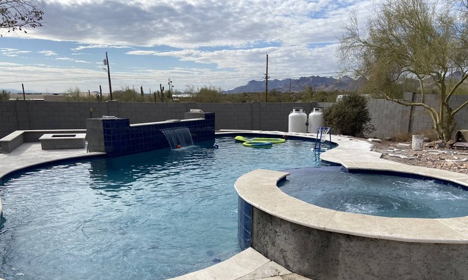Apache Junction House | Awesome views of the Superstition Mountains!