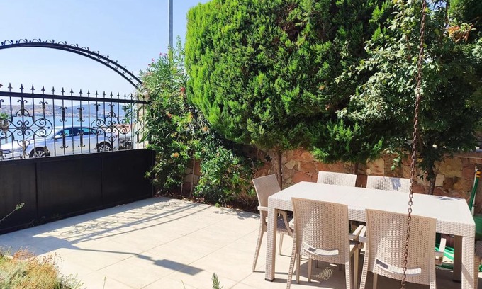 Ayvalik Apartment | AyVilla 1 garden floor with garden use, sea view