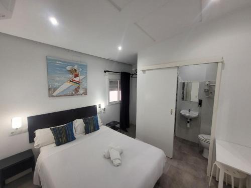 Lagunillas Hotel | AYZ Frailes - Auto check-in property