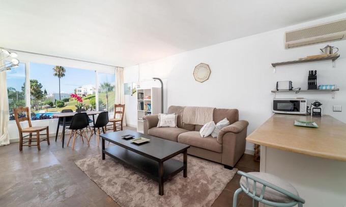 Marbella Apartment | Azahara I, 25A small cozy apartment with great views located in the popular area of Nueva Andalucia