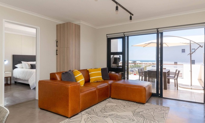 Big Bay Apartment | Azure 22 - Loadshedding Free Apartment by HMH