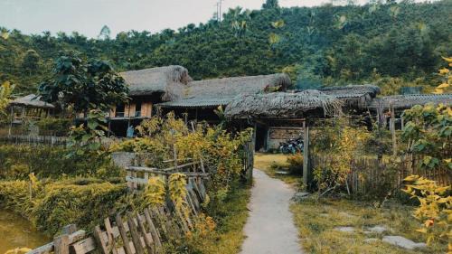 Bac Ha Hotel | Bình Bản Liền Homestay - Vang A Binh