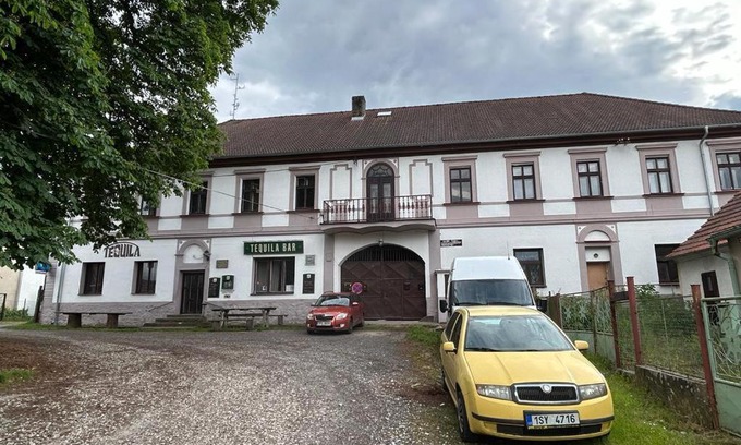 Hostomice Apartment | Běštín