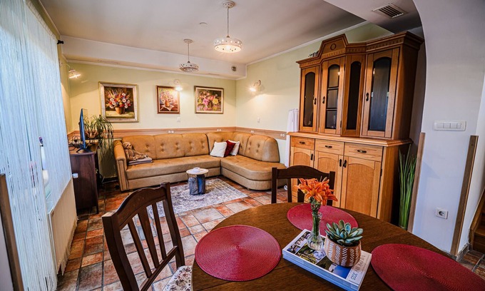 Brezice Apartment | B&B Apartment Racman with Balcony