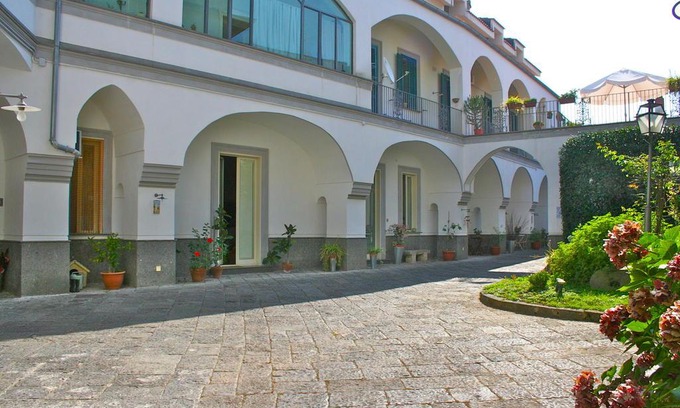 Sant'Antimo Hotel | B&B La Corte