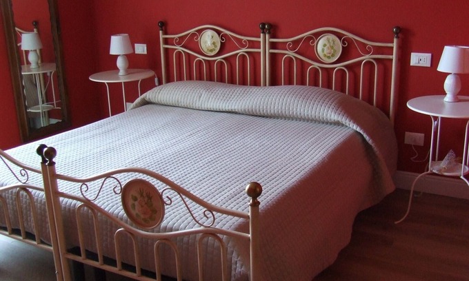 San Felice del Benaco Bed & Breakfast | B&B Summer Solstice.Intimate, surrounded by greenery. CIN:IT017171C1ARRG5CEF